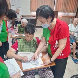 金雀彩繪趣